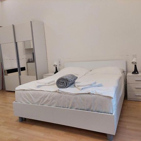 Ai Quattro Angeli Aparthotel Praha Bagian luar foto