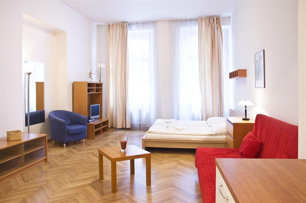 Ai Quattro Angeli Aparthotel Praha Bagian luar foto