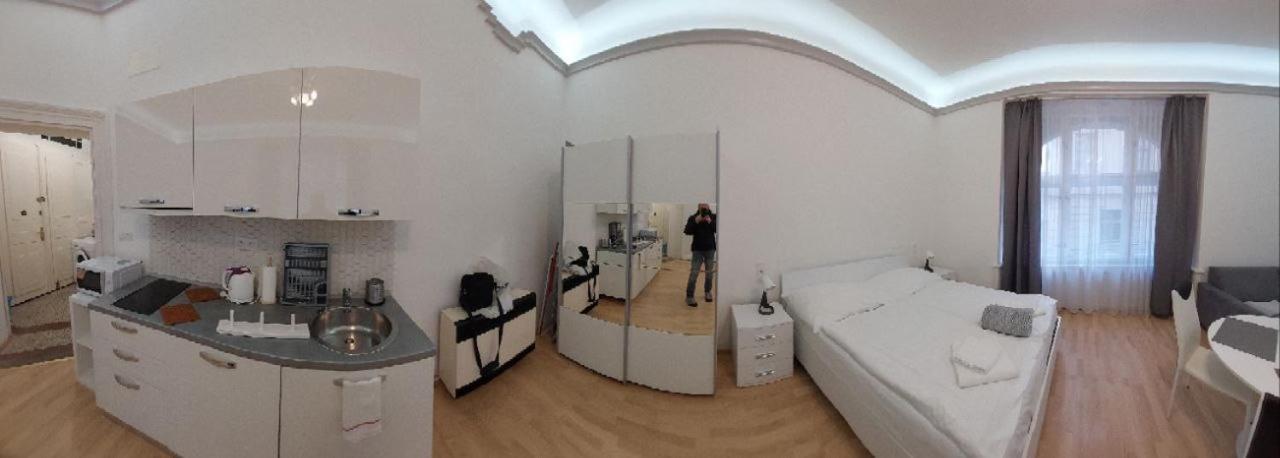 Ai Quattro Angeli Aparthotel Praha Bagian luar foto