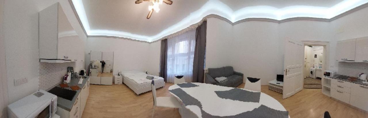 Ai Quattro Angeli Aparthotel Praha Bagian luar foto