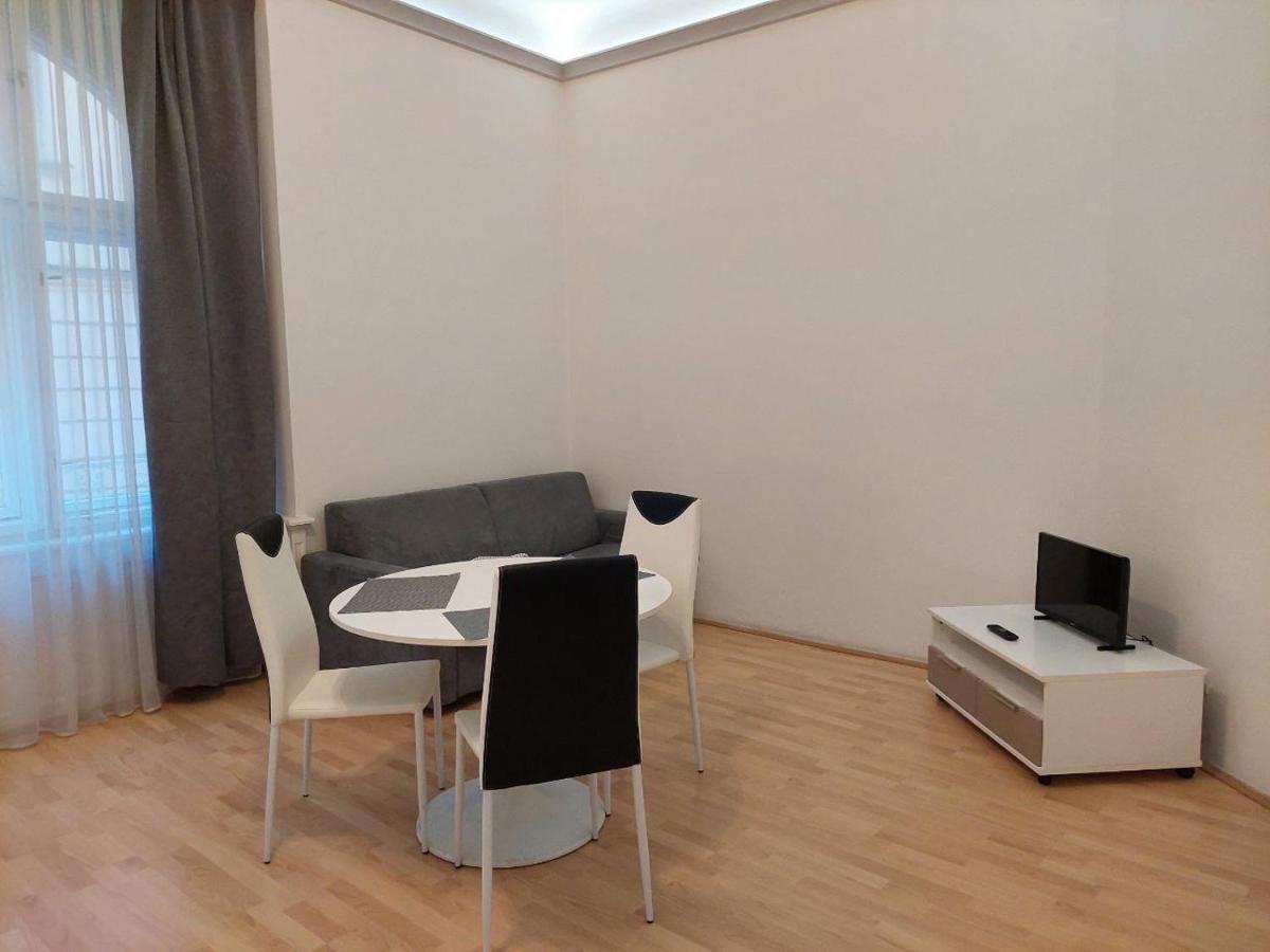Ai Quattro Angeli Aparthotel Praha Bagian luar foto