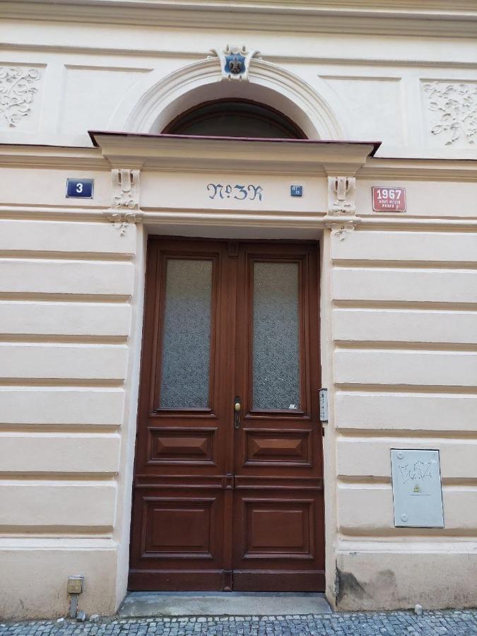 Ai Quattro Angeli Aparthotel Praha Bagian luar foto
