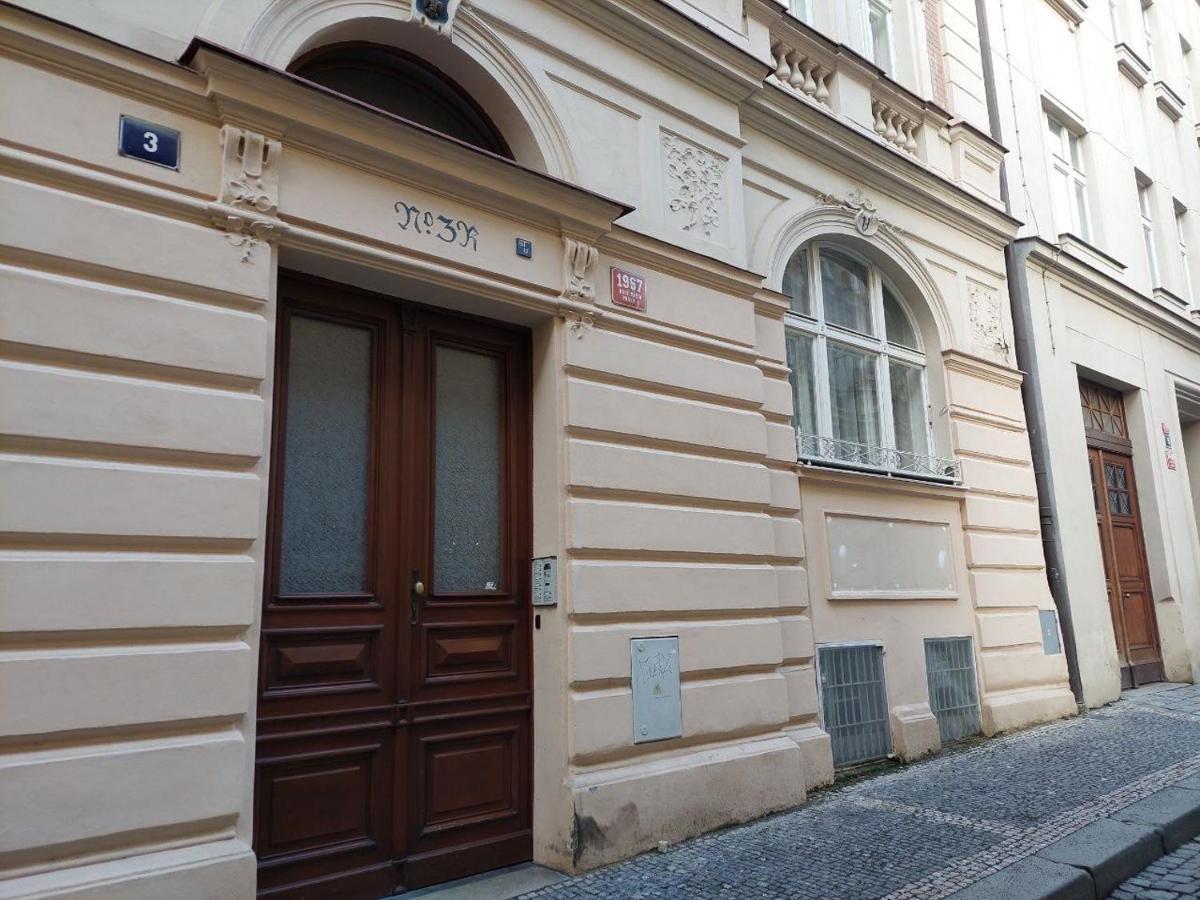 Ai Quattro Angeli Aparthotel Praha Bagian luar foto