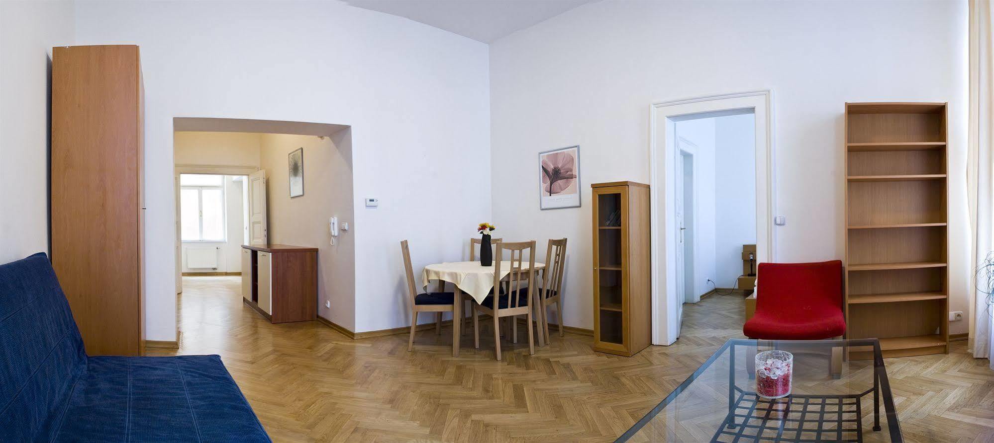 Ai Quattro Angeli Aparthotel Praha Bagian luar foto